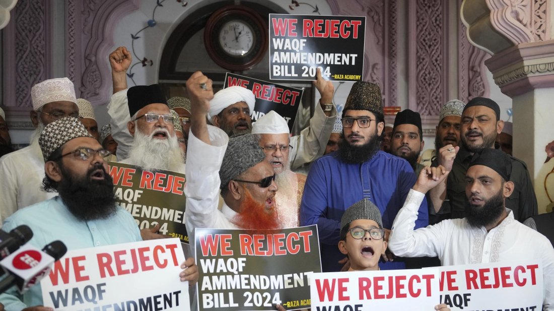 ভারতের লোকসভায় বিতর্কিত ওয়াকফ বিল পাস